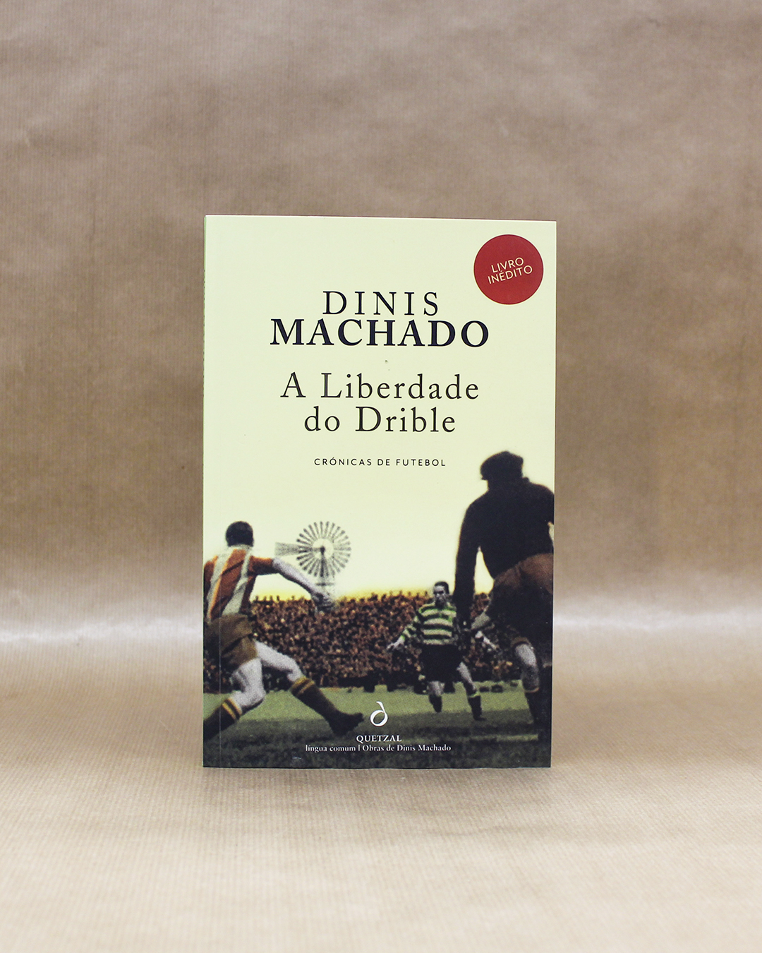 dinis-machado-a-liberdade-do-drible-cronicas-de-futebol-1 dinis-machado-a-liberdade-do-drible-cronicas-de-futebol-1