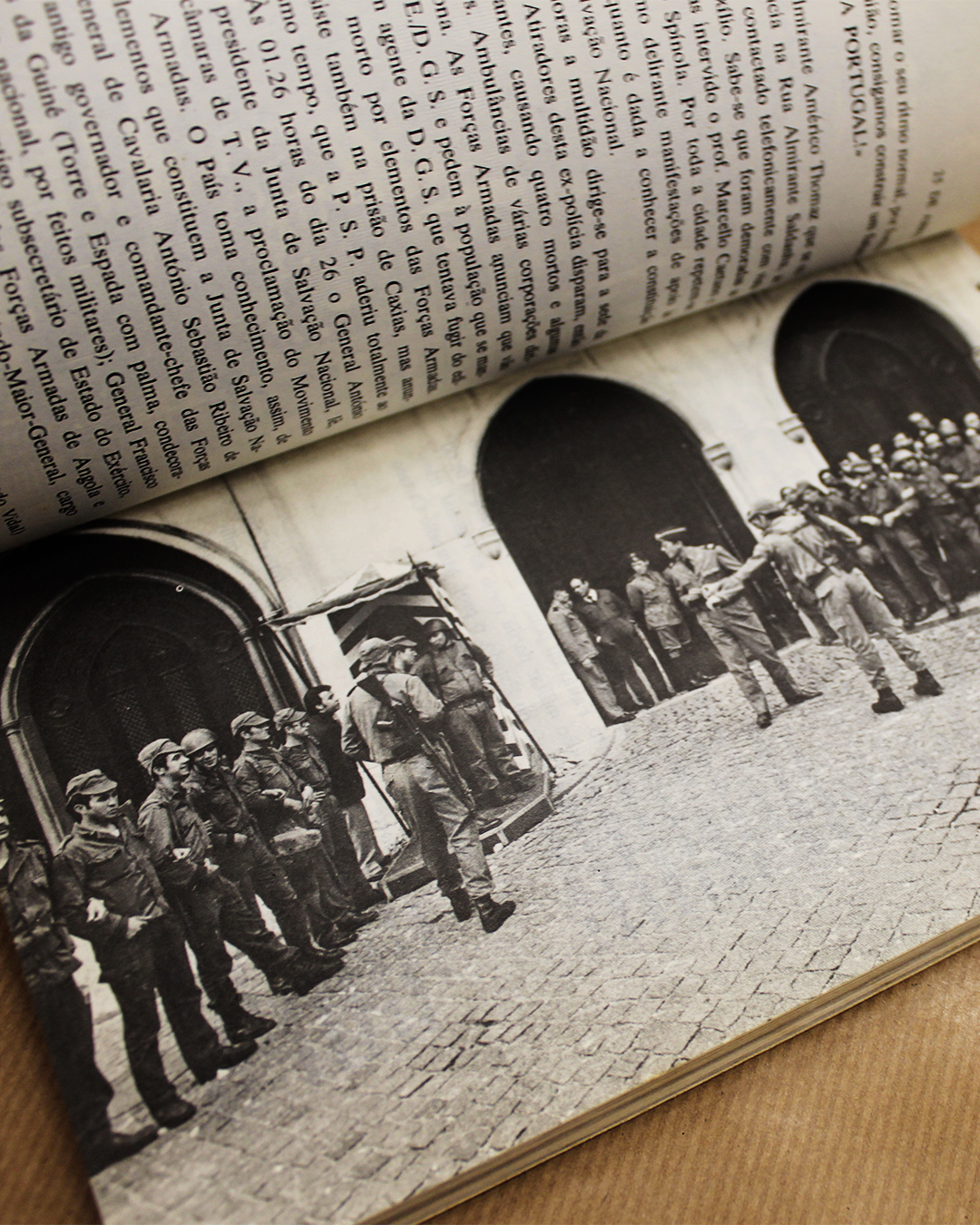 livro-25-de-abril-documento-1