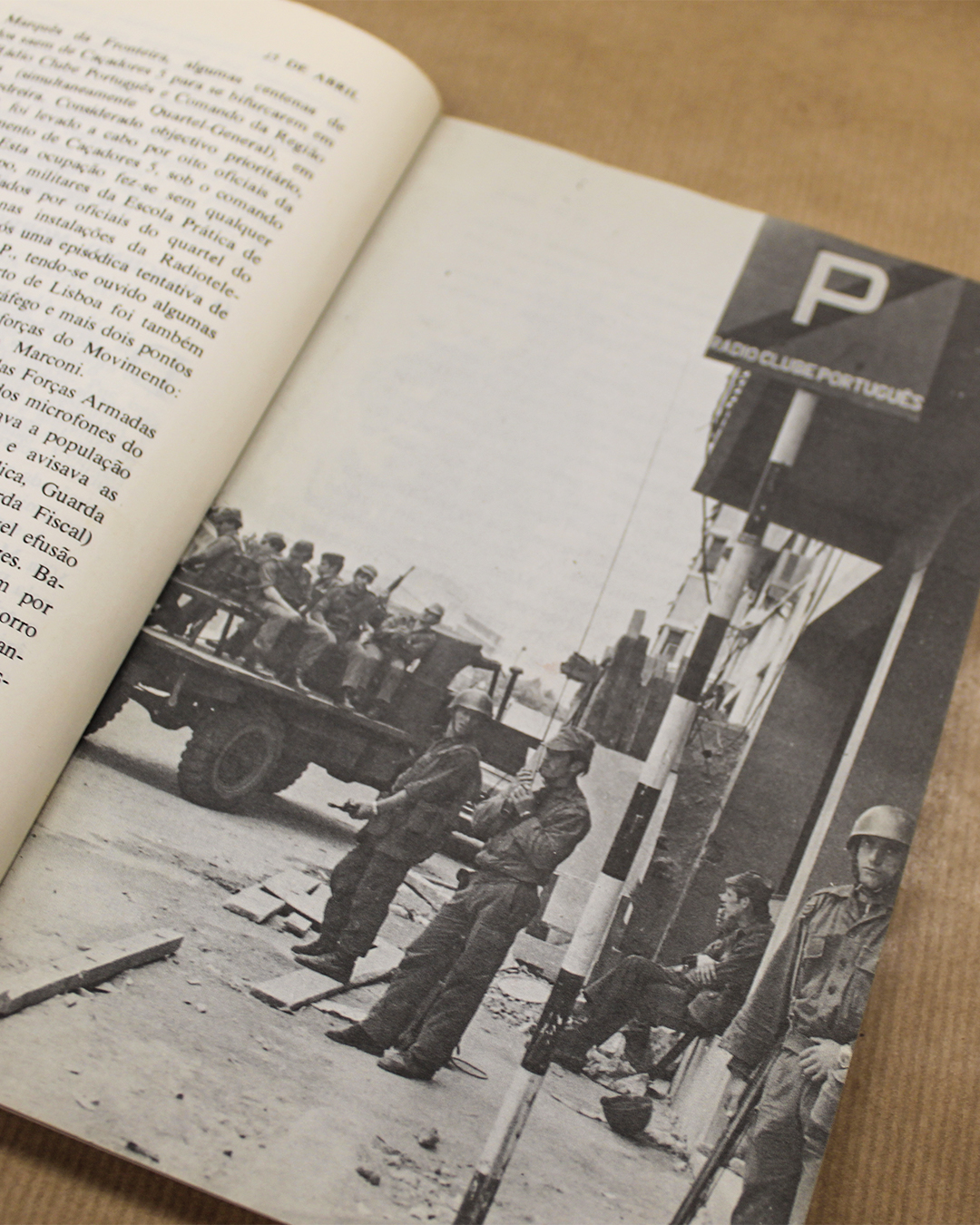 livro-25-de-abril-documento-3