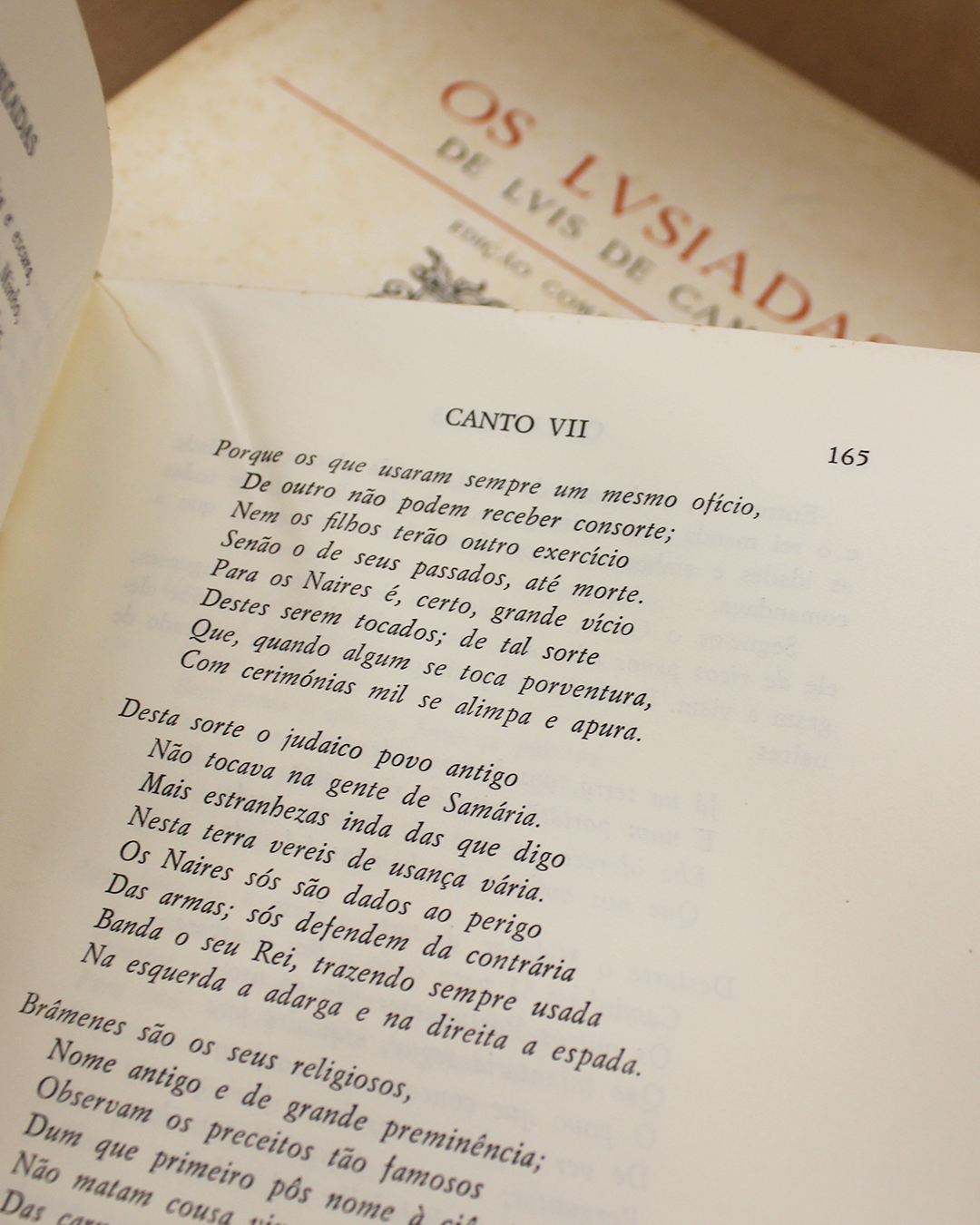 lusiadas-de-luis-de-camoes-edicao-comemorativa-abreviados-1