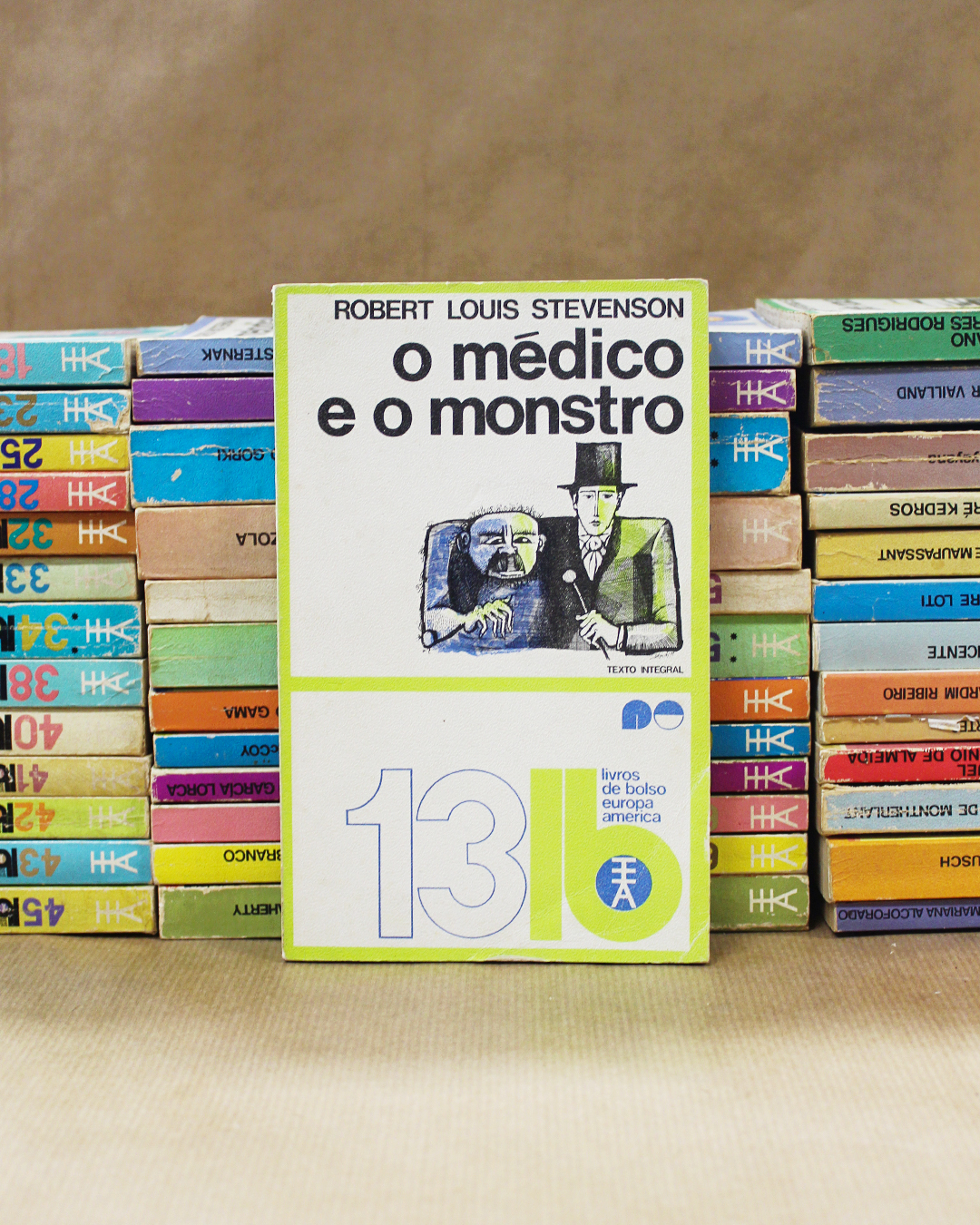 medico-e-o-monstro-llivros-de-bolso-europa-america medico-e-o-monstro-llivros-de-bolso-europa-america