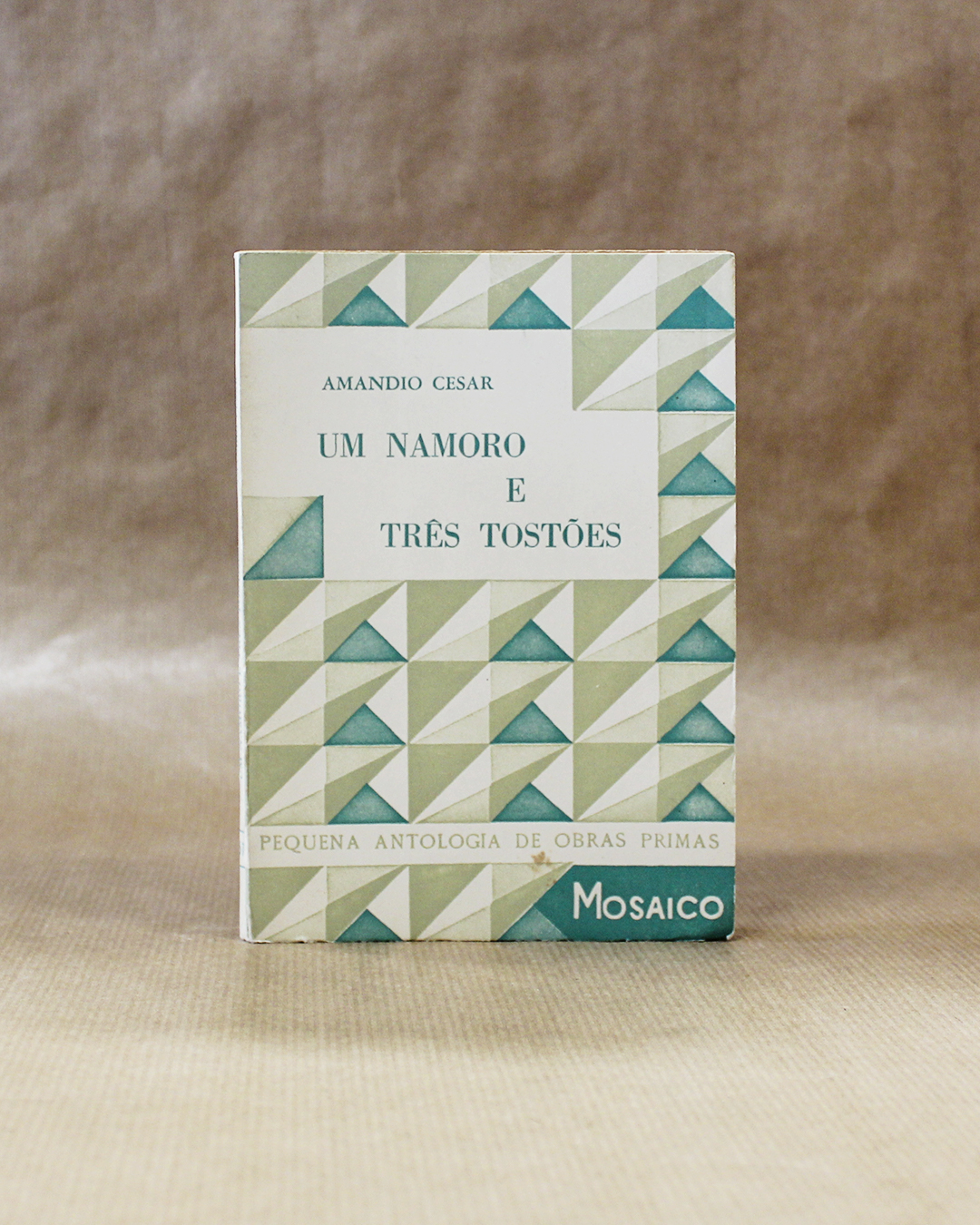 mosaico-um-namoro-e-tres-tostoes mosaico-um-namoro-e-tres-tostoes
