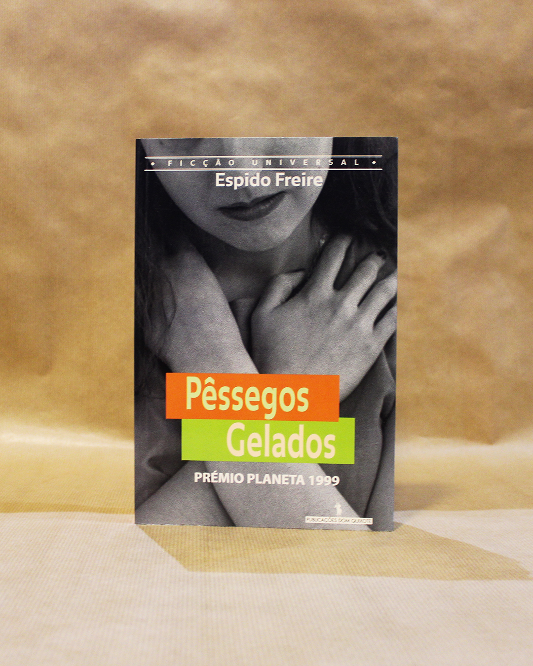 espido-freire-pessegos-gelados espido-freire-pessegos-gelados